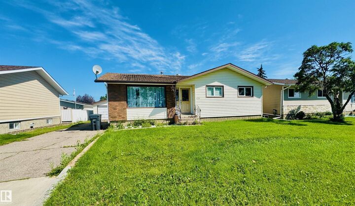 4210 48 Avenue — photo 1