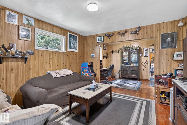 Property Photo:  4711 50 Street  AB T0E 0H0 