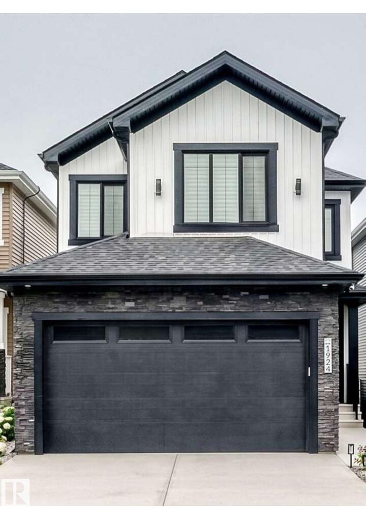 1924 164 Street SW — photo 1