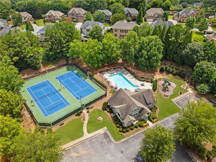 Property Photo:  5605 Viewpoint Ct Court  GA 30024 