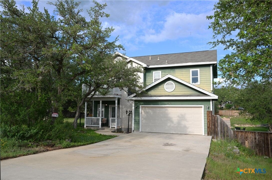 Property Photo:  626 April Dr Drive  TX 78133 
