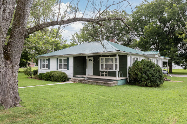 Property Photo: 469 Cash Street TN 37381