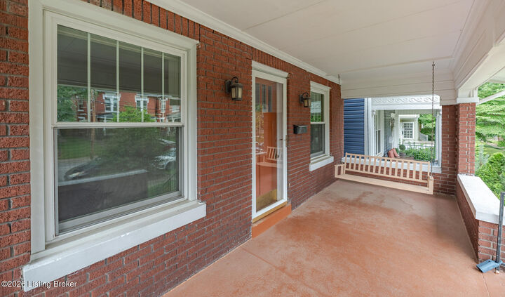 Property Photo:  2019 Bonnycastle Ave  KY 40205 