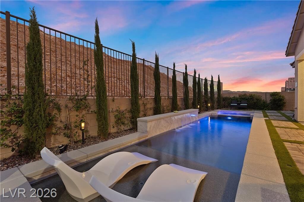 Property Photo:  