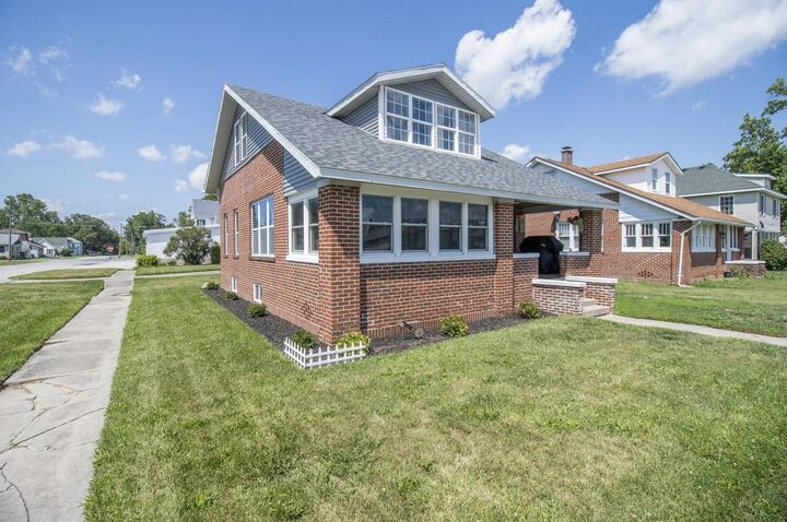 Property Photo:  102 E Washington Street  IN 47963 