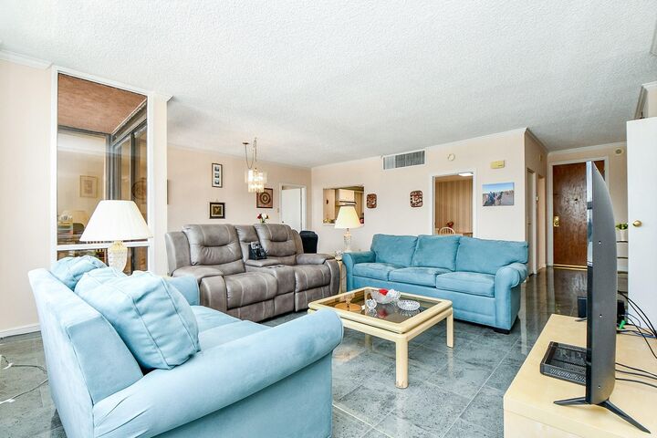Property Photo:  5150 Hidalgo Street 1305  TX 77056 