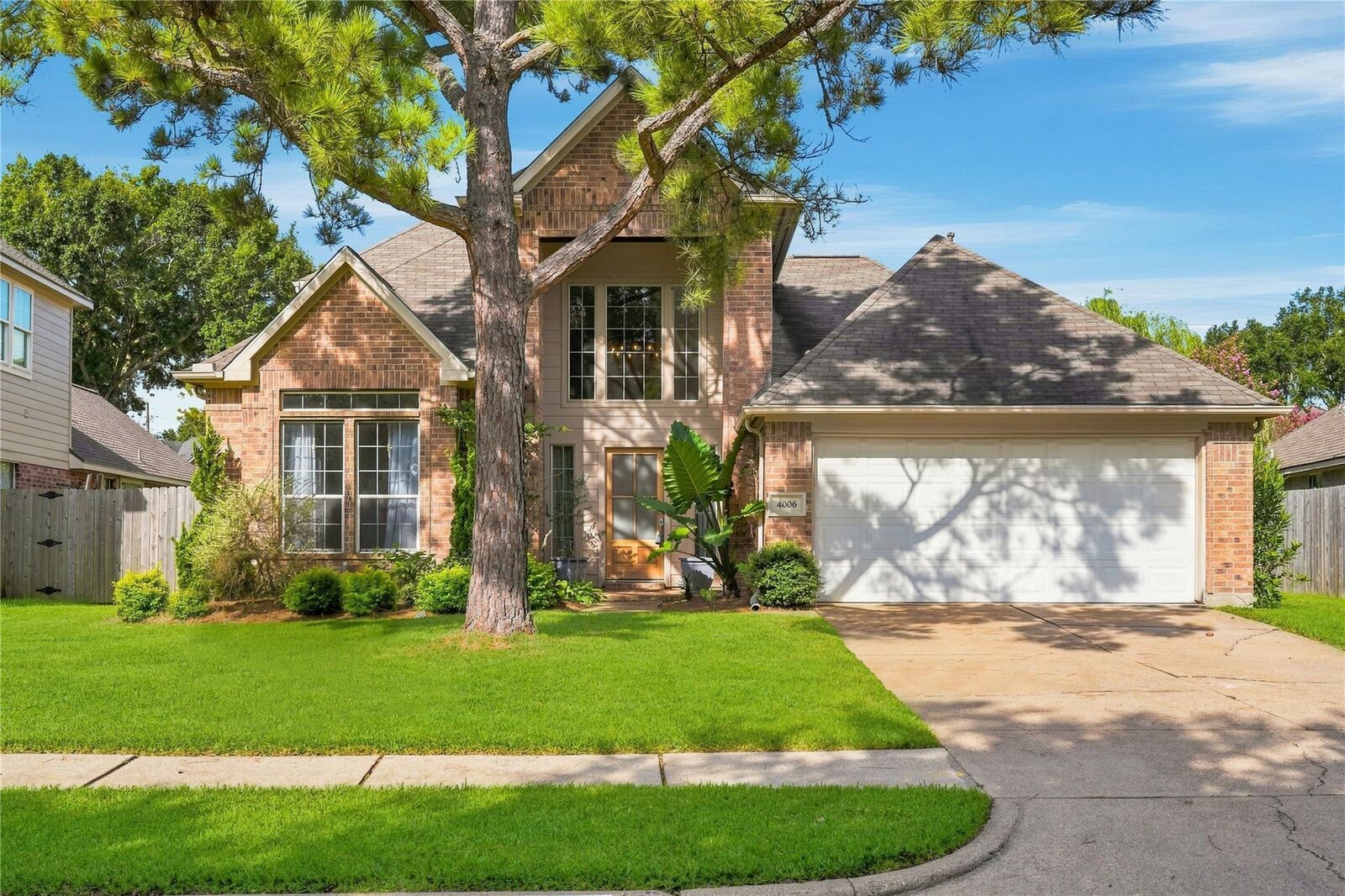 Property Photo: 4006 Stonehurst Drive TX 77584