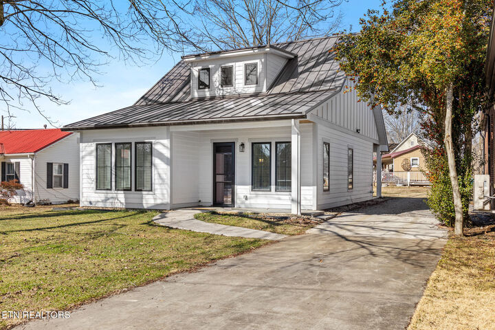 Property Photo:  103 E Main St  TN 37329 