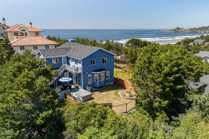 Property Photo:  1720 NW Pacific Street  OR 97365 