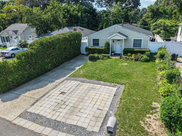 Property Photo:  48 Oakmont Avenue  NY 11784 