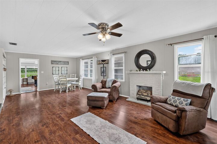 Property Photo: 605 Stanley Avenue FL 34785