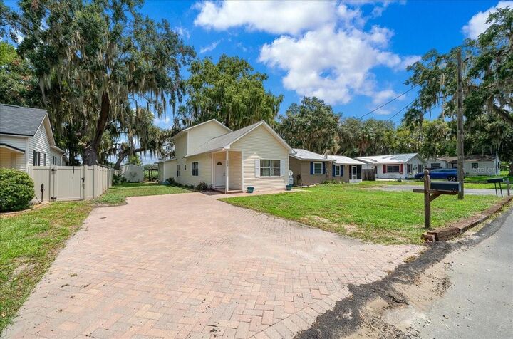 Property Photo:  506 Lake Street  FL 34450 