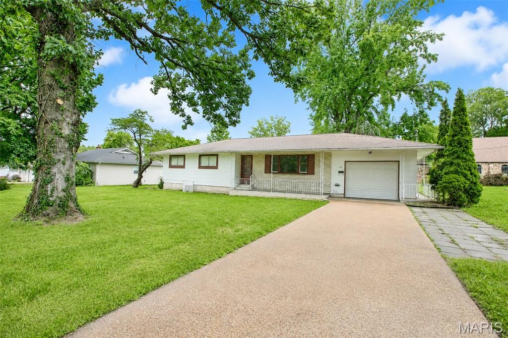 Property Photo:  403 Cox Drive  MO 65453 