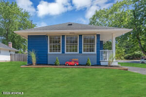Property Photo:  2 Catalina Court  NJ 08753 