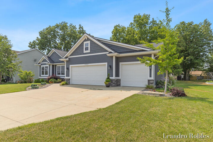 Property Photo: 6587 Alward Drive MI 49426