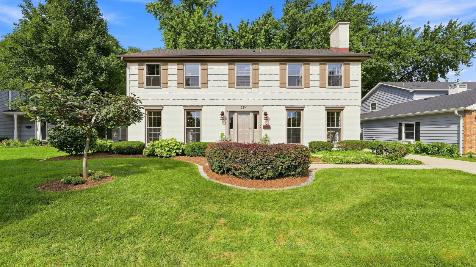 Property Photo:  184 Spring Avenue  IL 60137 
