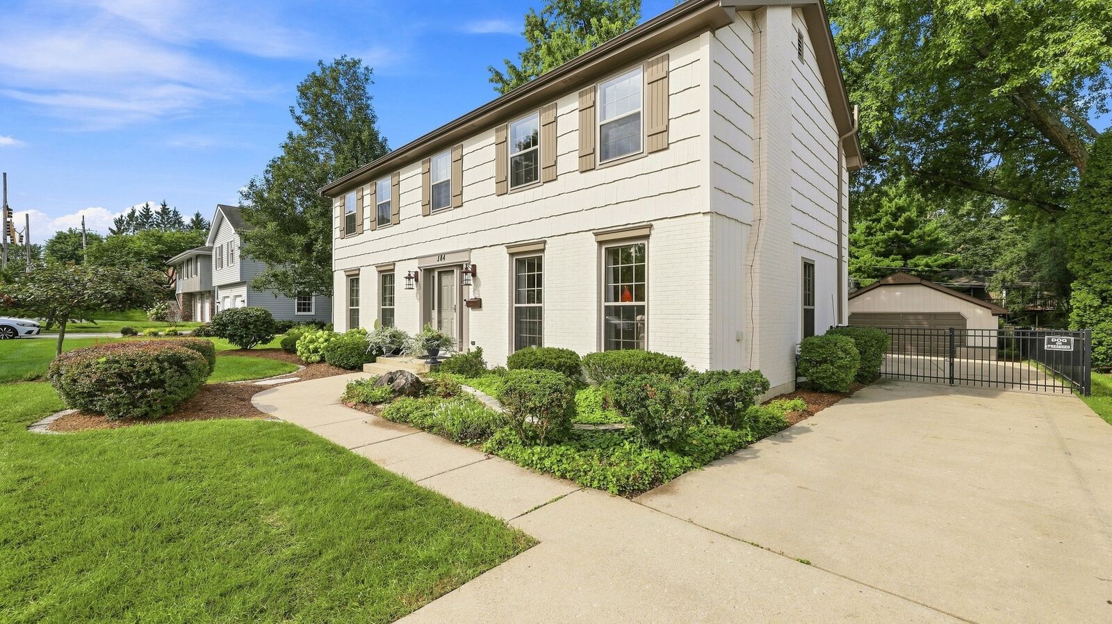 Property Photo: 184 Spring Avenue IL 60137