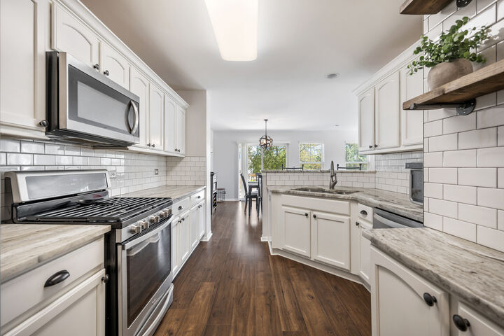 Property Photo: 668 Acadia Circle IL 60014