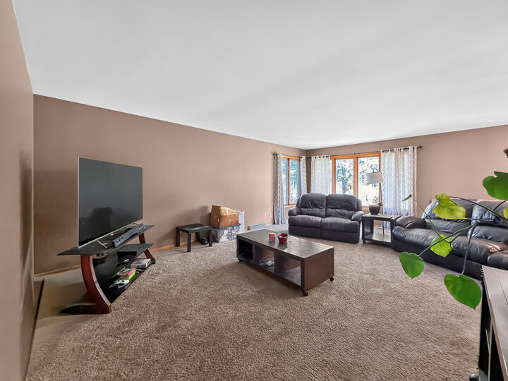 Property Photo: 1616 Margaret Lane IL 60115