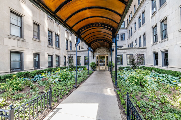 Property Photo: 3520 N Lake Shore Drive 3K IL 60657