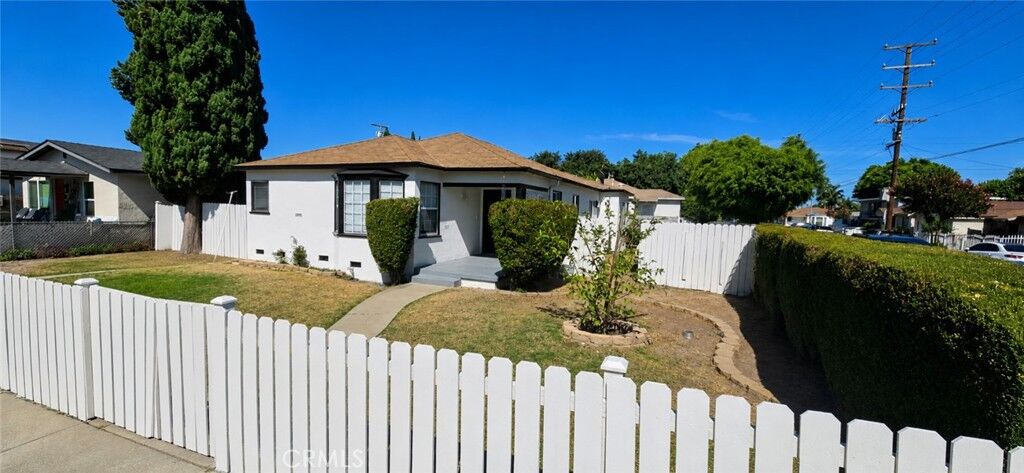 Property Photo:  10142 San Carlos  CA 90280 
