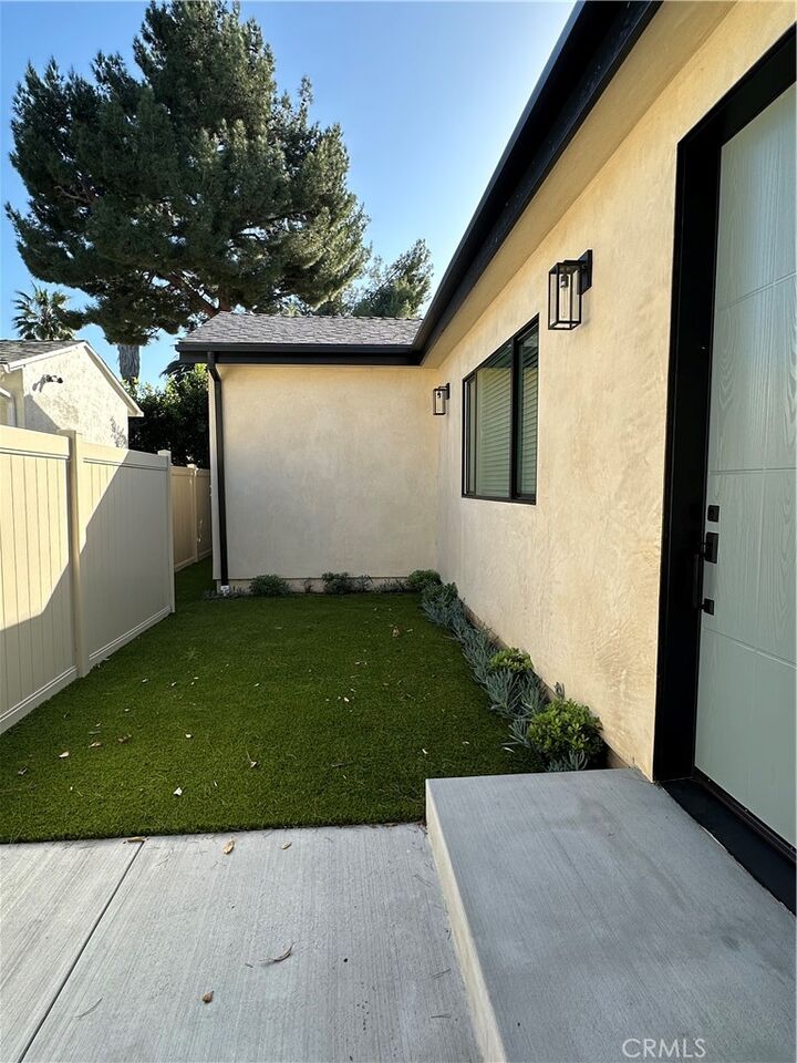 Property Photo:  4381 Allott Avenue  CA 91423 