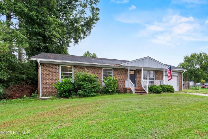 Property Photo:  103 Hofmann Drive  NC 28546 