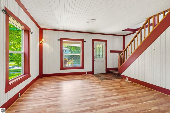 Property Photo: 512 S Kinney Avenue MI 48858