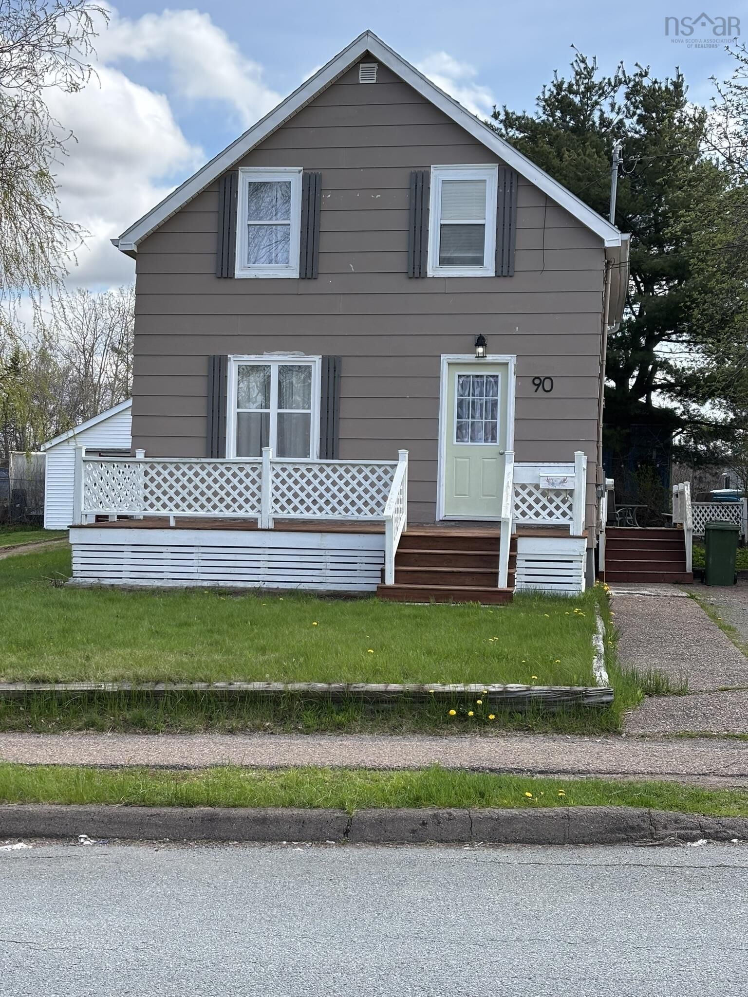 Property Photo: 90 Hillcrest Ave Avenue NS B2N 4L3