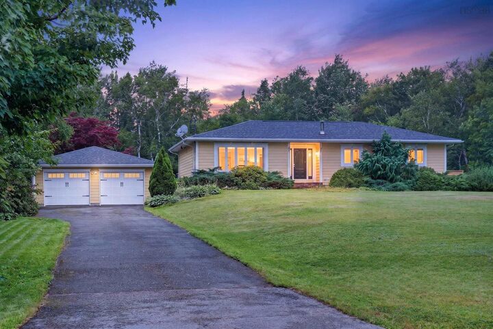 58 Erinmore Drive — photo 1