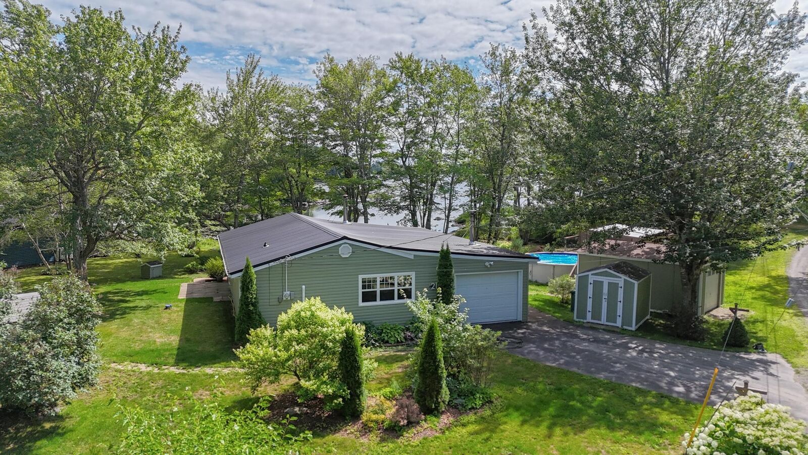 Property Photo: 21 Lakeview Road NS B0R 1E0