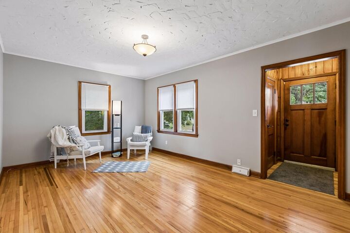 Property Photo:  870 22nd Avenue SE  MN 55414 