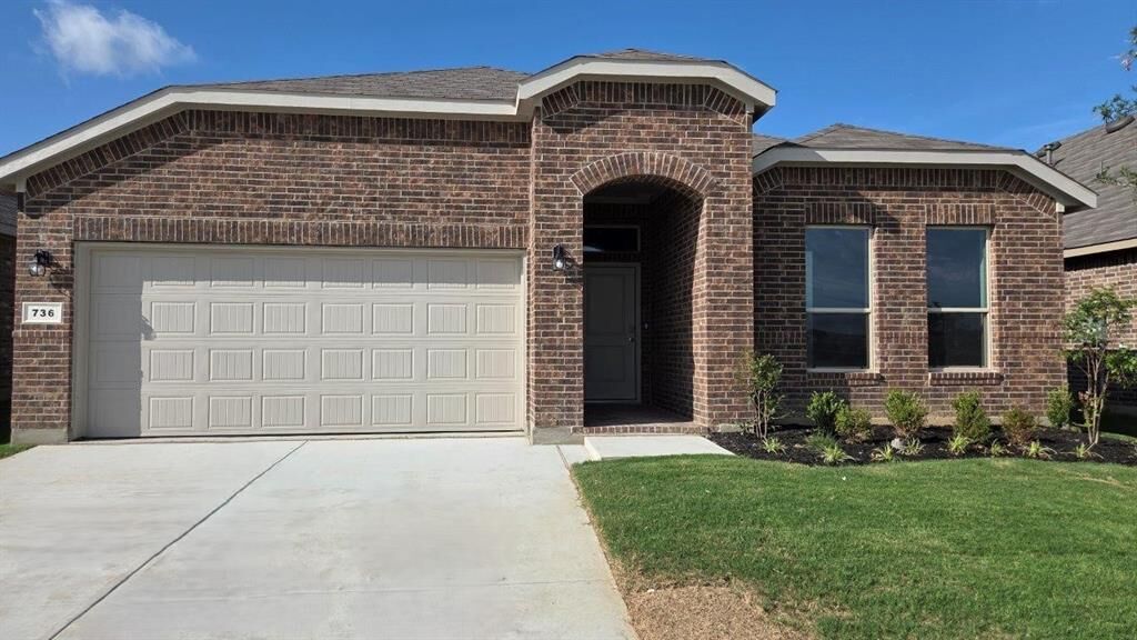 Property Photo: 736 Rubicon Road TX 76247