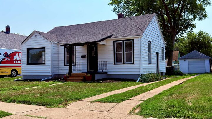 Property Photo: 1422 W. 29th Street IA 51103