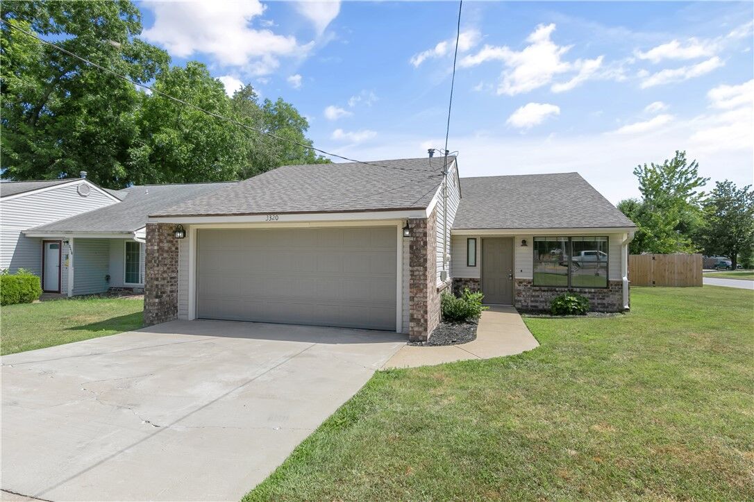 Property Photo:  3320 Olive Street  AR 72756 
