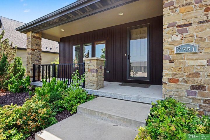 Property Photo: 7751 S 94th Bay NE 68526