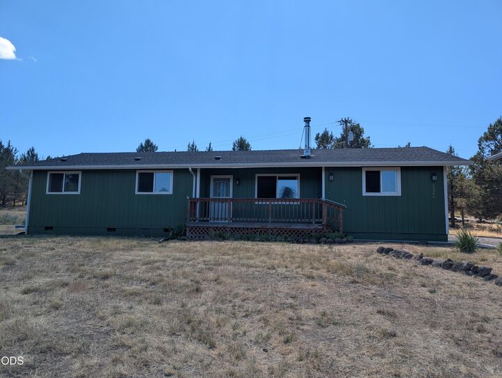 Property Photo:  15527 Buck Road  OR 97603 