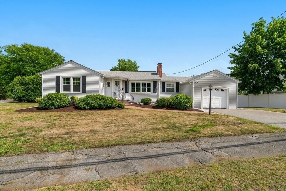 Property Photo:  4 Abbott Rd  MA 02452 