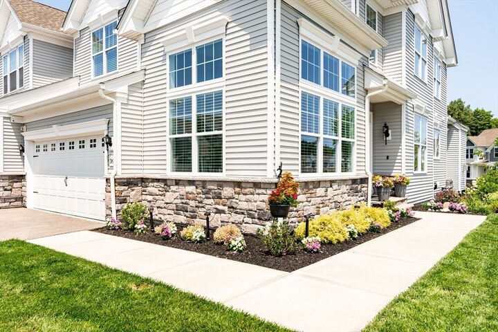Property Photo:  36 Phoebe St 36  MA 01844 
