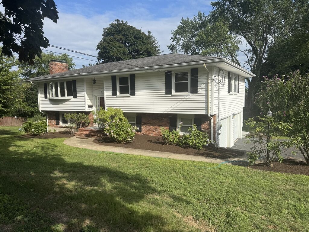 Property Photo:  11 Aspen Ct  MA 02026 