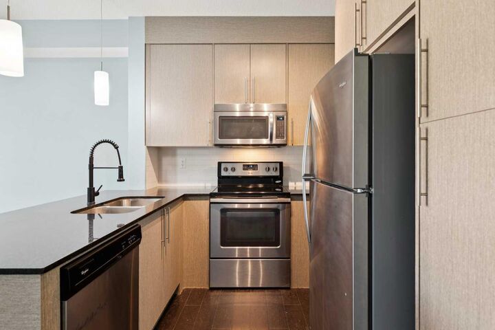 Property Photo:  5305 32 Avenue 4313  AB T3E 8A2 