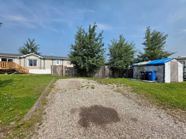 Property Photo:  229 Mawdsley  AB T0E 0Y0 