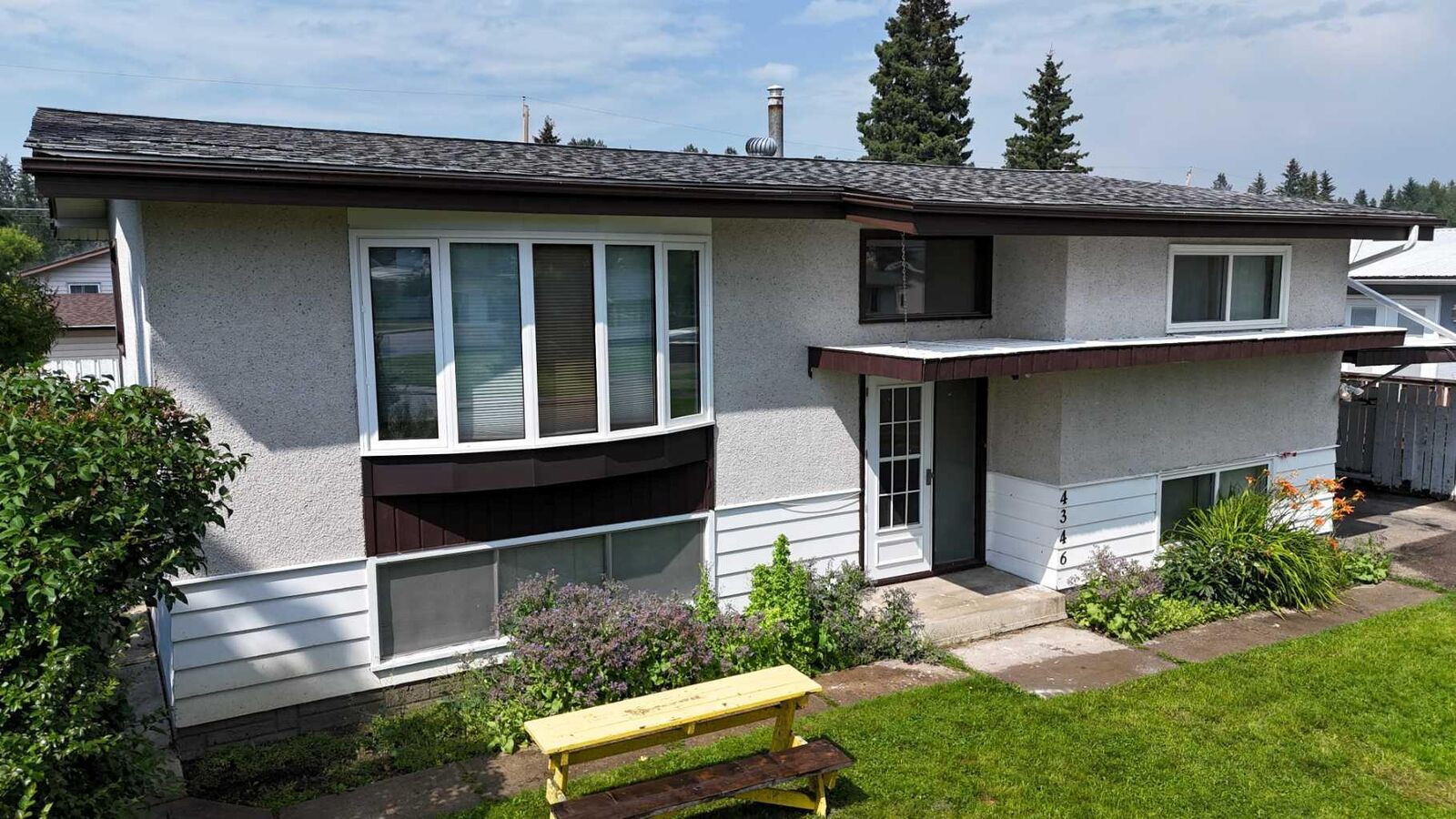 Property Photo: 4346 9th Avenue AB T7E 1B4