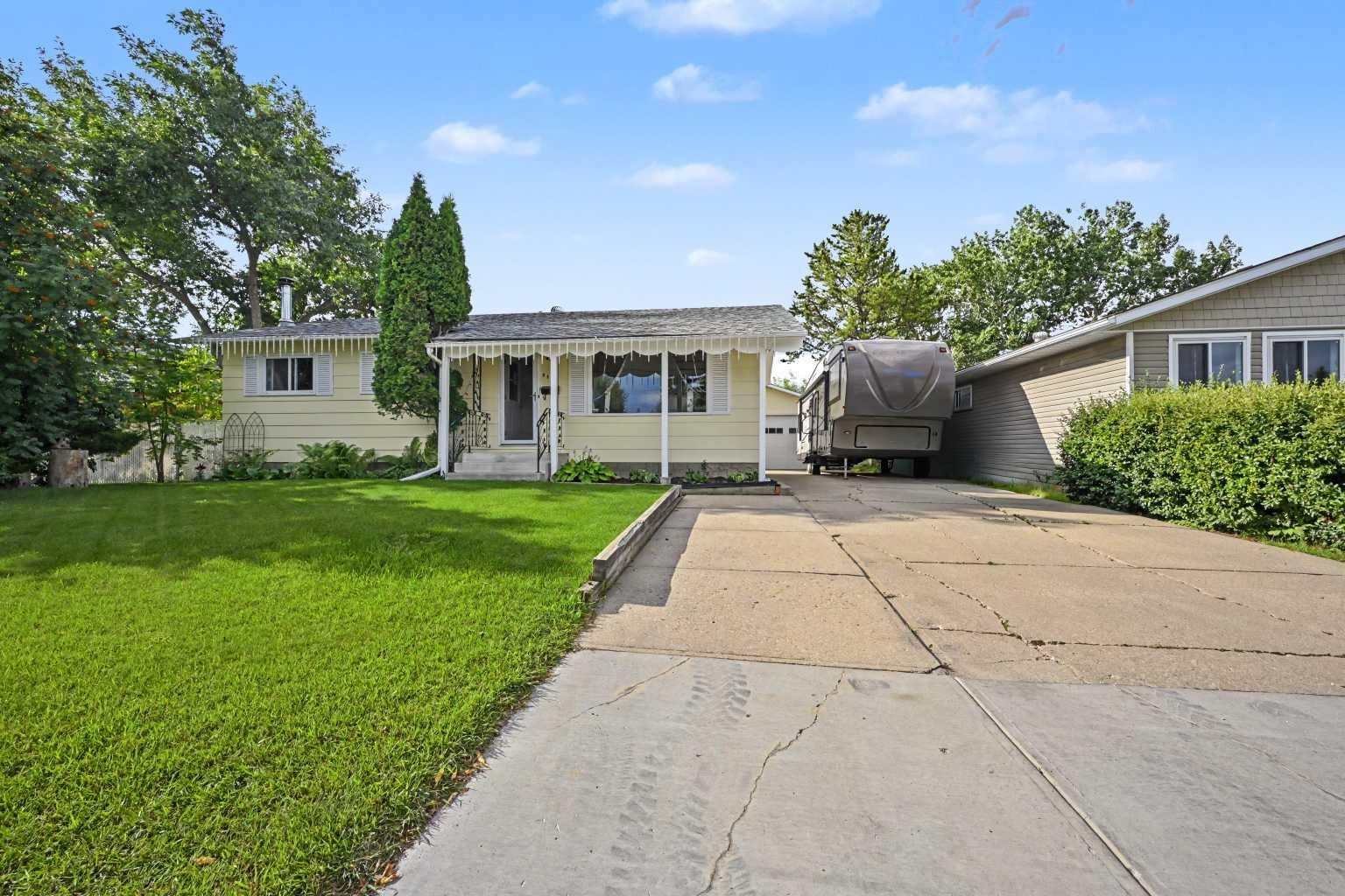 Property Photo:  9715 118 Avenue  AB T8V 3P5 