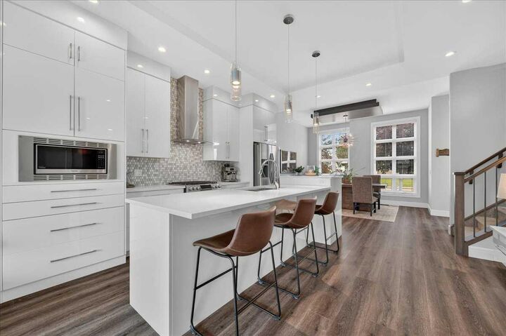 Property Photo: 3127 44 Street SW AB T3E 3R5