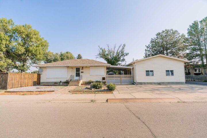 Property Photo: 2305 7 Avenue N AB T1H 0Z2
