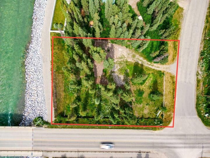 Property Photo: 19 River Drive AB T0L 0K0