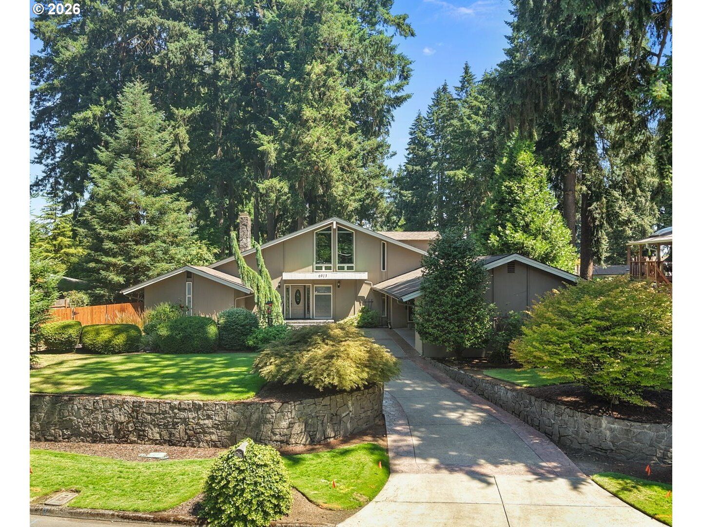 Property Photo:  6913 NE 75th Ave  WA 98662 