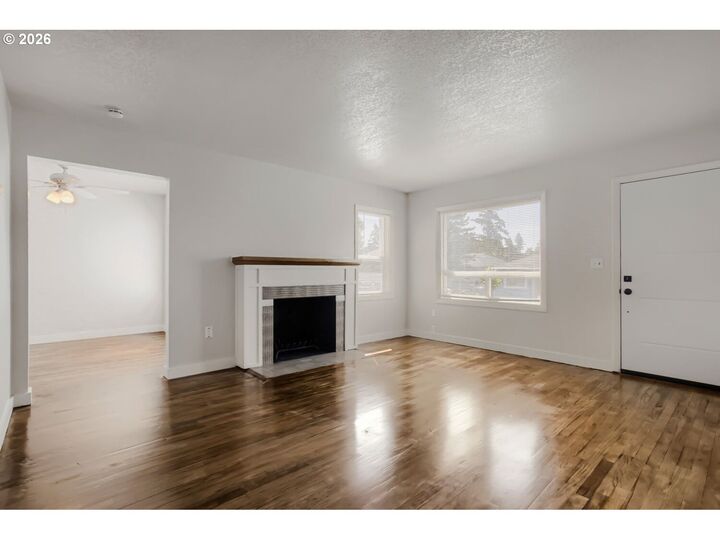 Property Photo:  8807 NE Sacramento St  OR 97220 