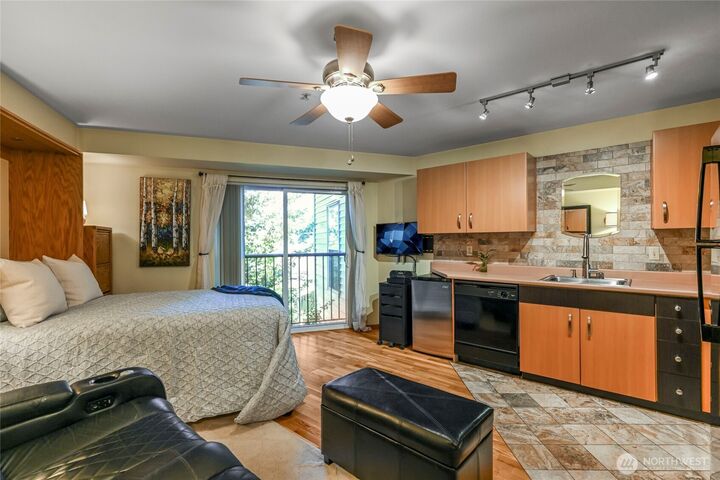 Property Photo:  4020  Aurora Avenue N 308  WA 98103 